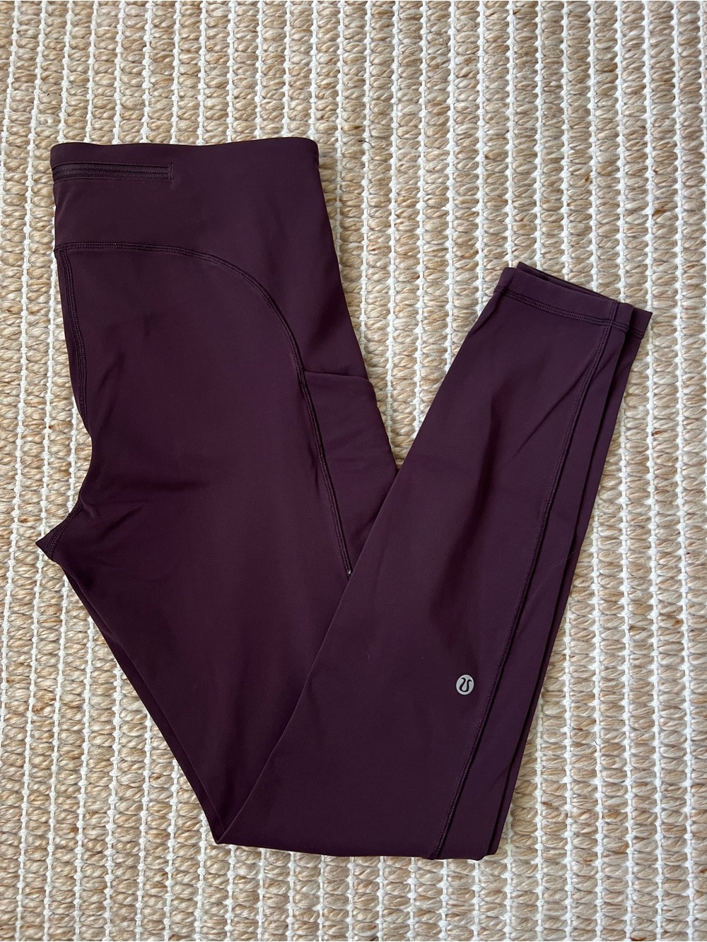 Lululemon Speed Up Tight *Full-On Luxtreme 28" Black Cherry Size 8